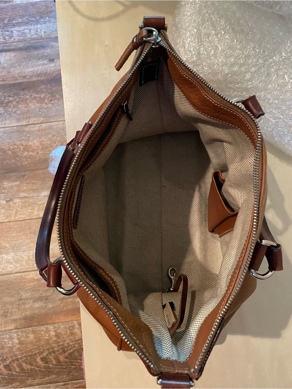 Dooney & Bourke Two-Tone Cognac Brown cobbled leather trimmed in mahogany. - Picture 4 of 9
